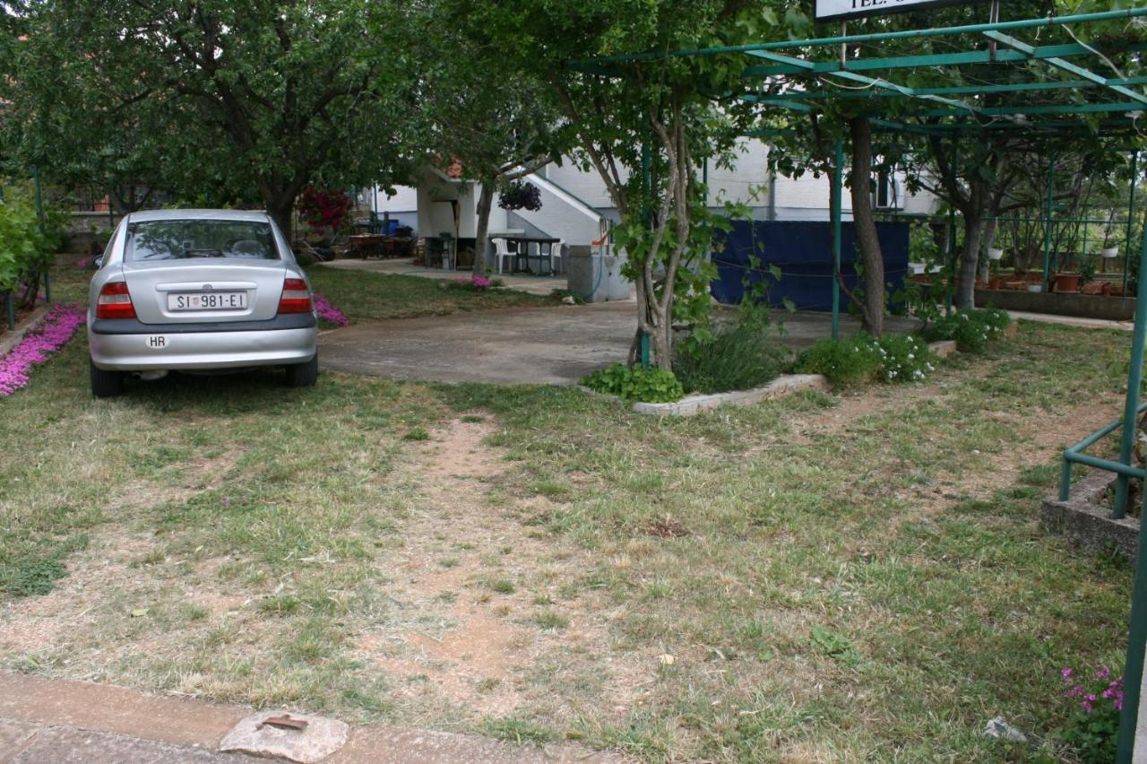 Studio Turanj 6445B Exterior photo
