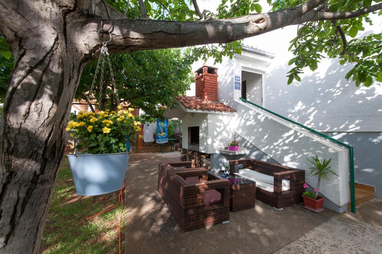 Studio Turanj 6445B Exterior photo